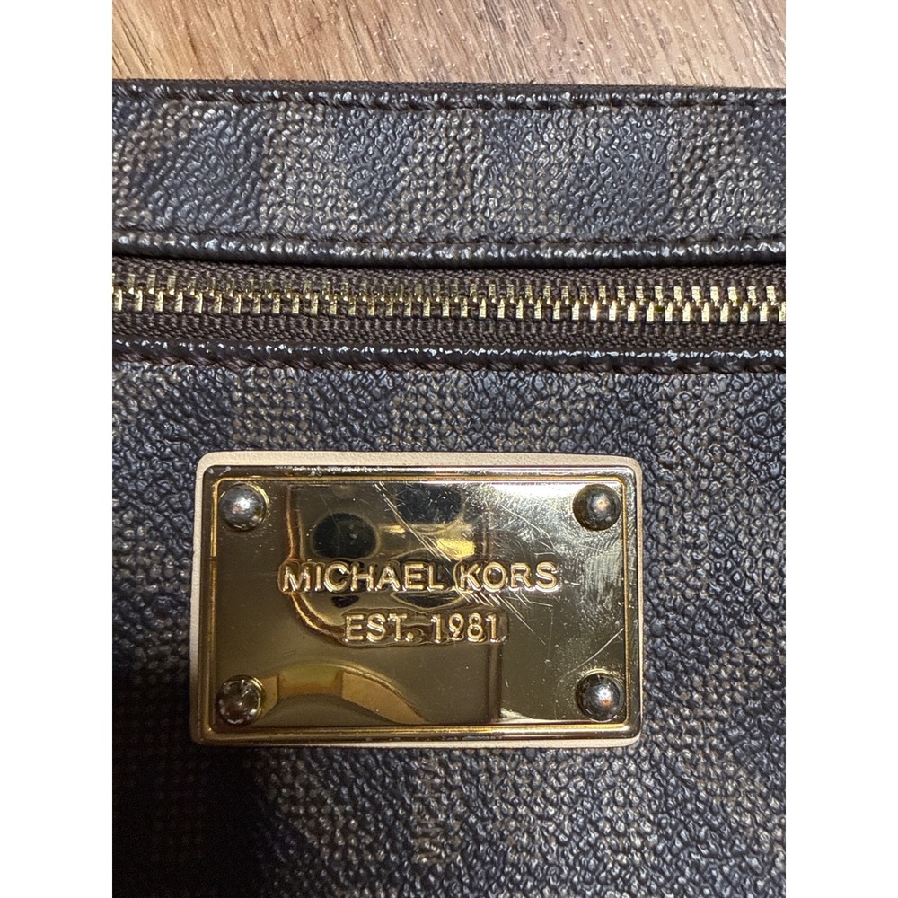 Michael Kors Brown Wristlet Pouch Gold Hardware Front Zip Pocket - Picture 3 of 6